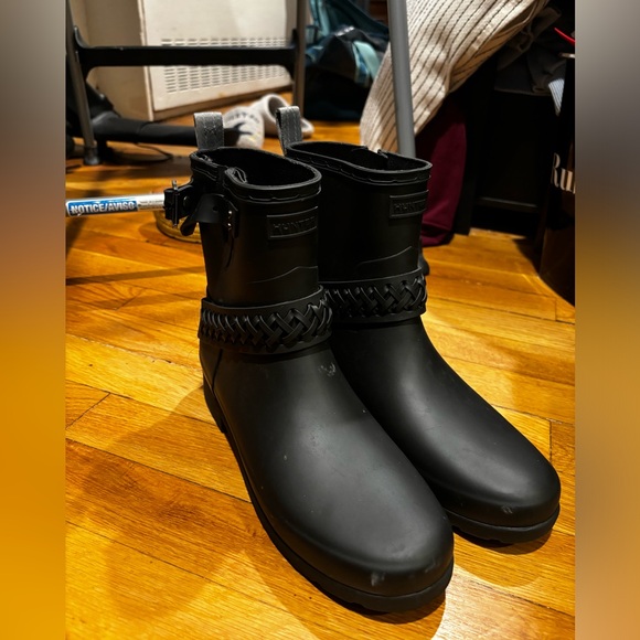 BRAND NEW NEVER WORN HUNTER MOTO RAIN BOOTS SIZE 8 - Picture 2 of 2